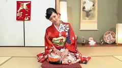 Reproducir Coño asiático peludo obtiene crema por una polla japonesa tupida