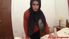 تشغيل جميل طفل مسلم ركوب الخيل sashay نقدا في
