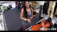 Reproducir A la mierda y un baño de persona no profesional