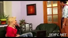 Odtwórz Jolly traktował jazdę sashayhorseback