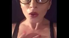 Redare Femeie milf italiană din casă onanism