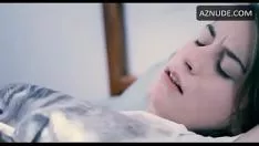 Redare Alicia rodriguez se masturba (încolăcit)