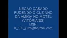 Reproduzir No cuzinho da amiga.