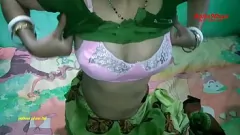 Reproduzir Saree Chudai fumegante de Bhabhi indiano gostoso com pau grande